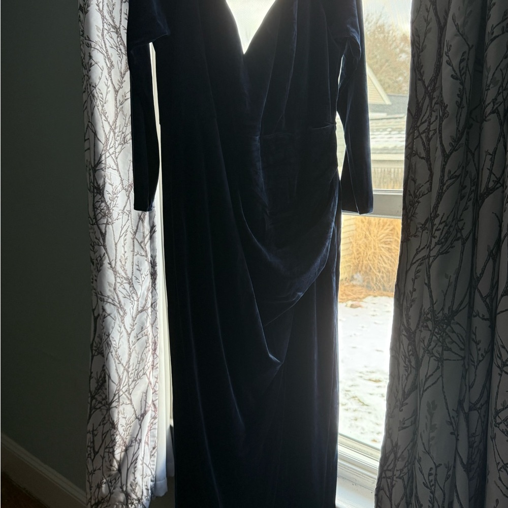 Lulu's Midnight Blue Velvet Long Sleeve Dress